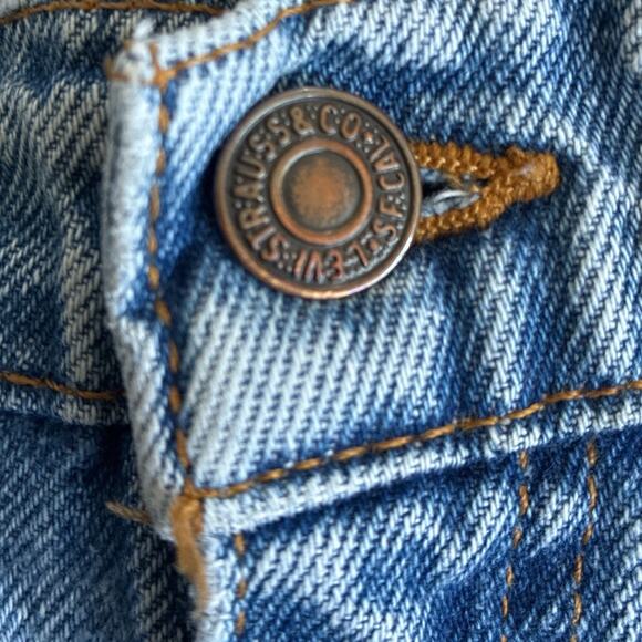 Levi’s Woman’s Vintage 560 First Of A Kind Jean Shorts size 5/MED - Picture 4 of 6